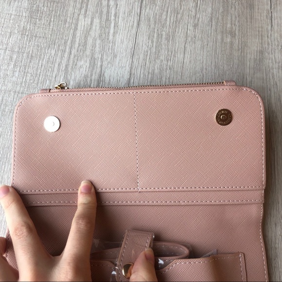 Francesca’s Olivia Classic Saffiano Wallet - Pink - Picture 5 of 12